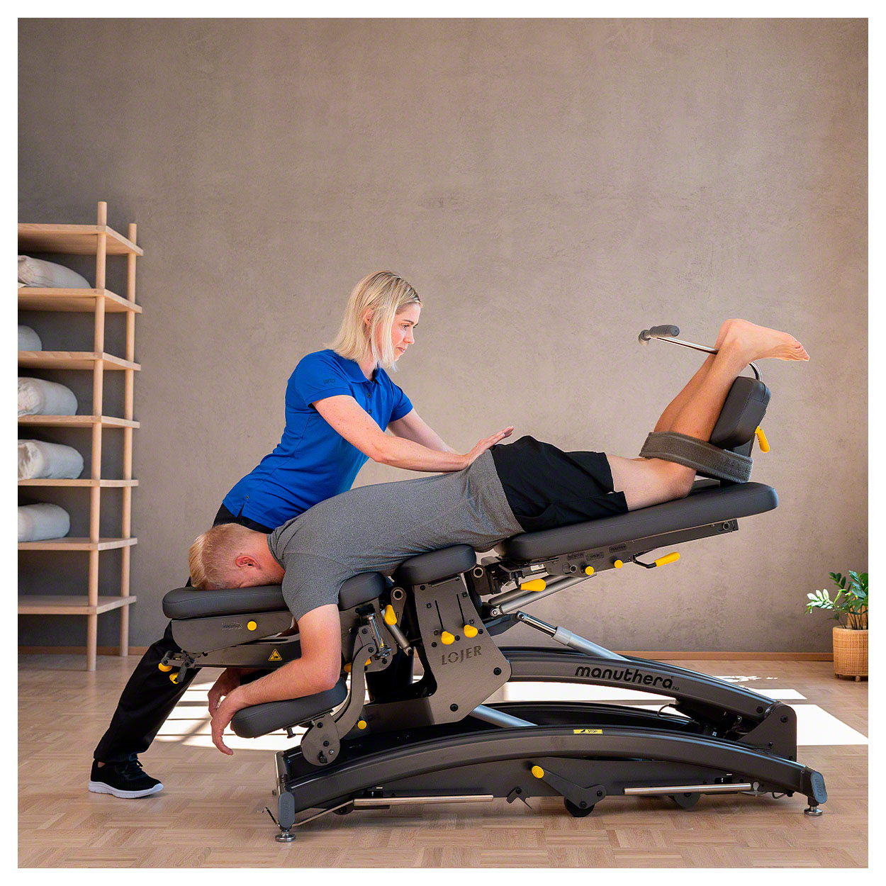 Lojer Therapieliege Manuthera Modell 242, mit Akkuantrieb, anthrazit Lojer Therapieliege Manuthera Modell 242, mit Akkuantrieb, anthrazit