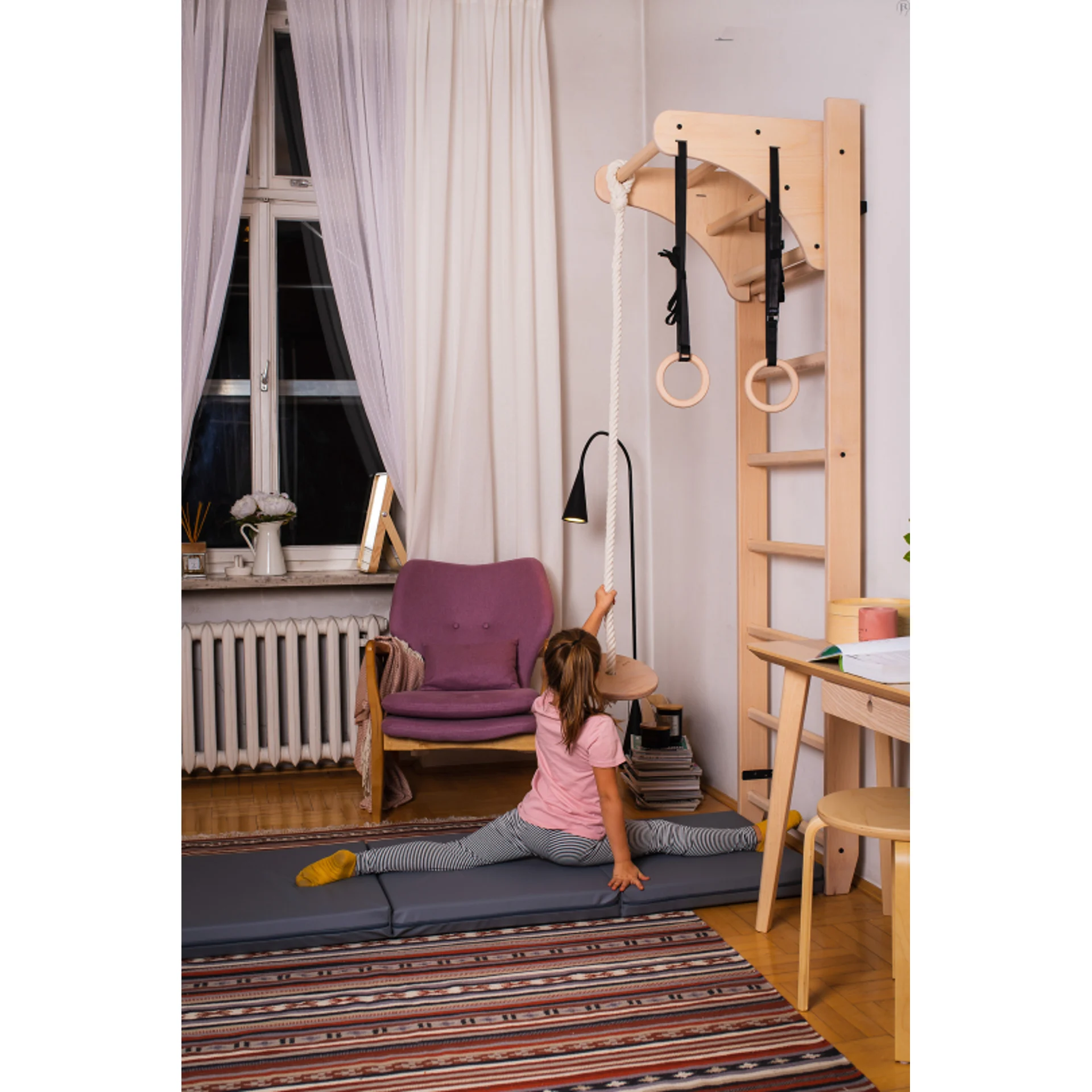 BenchK® Sprossenwand 111 mit Klimmzugbügel, Seil und Ringen